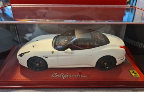 5949635290127778998 FERRARI CALIFORNIA T CHIUSA 1/18