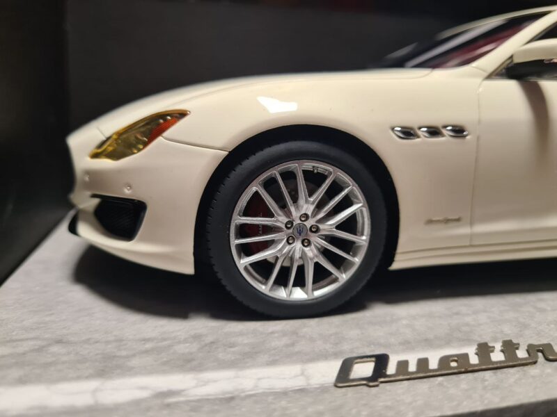 5951616425397436671 MASERATI QUATTROPORTE MY17 1/18