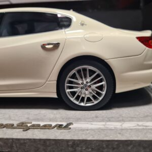 5951616425397436672 MASERATI QUATTROPORTE MY17 1/18