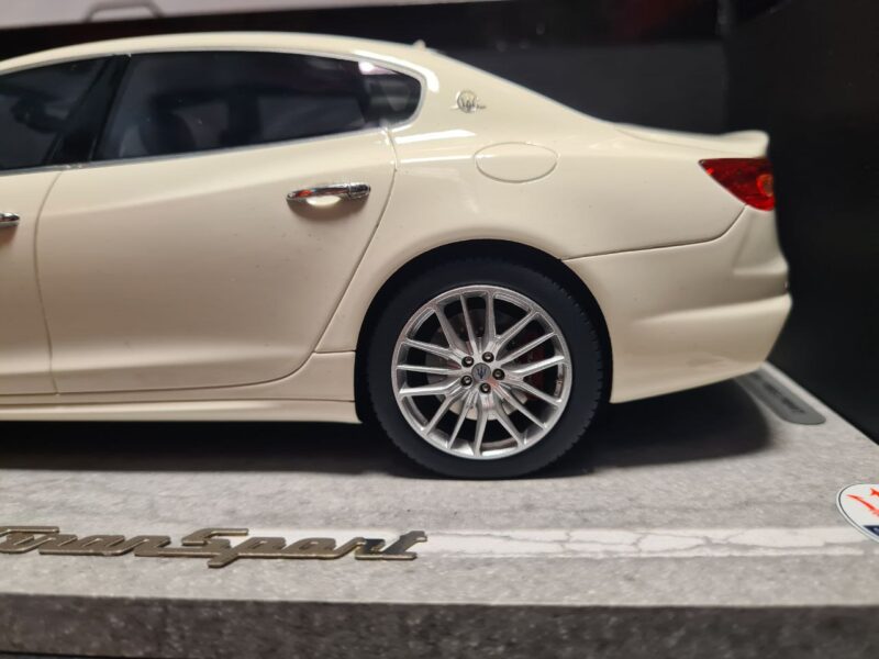 5951616425397436672 MASERATI QUATTROPORTE MY17 1/18