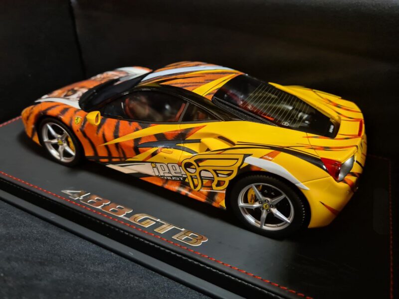 5953868225211121363 FERRARI 488 GTB TIGER 1/18