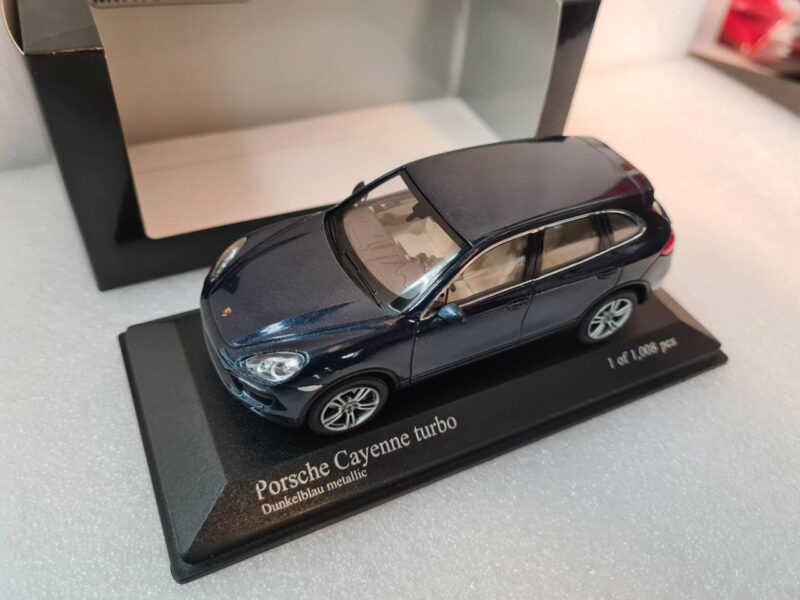 5798414482387616926 PORSCHE CAYENNE TURBO 2010 1/43
