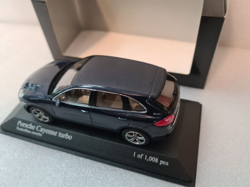 5798414482387616927 PORSCHE CAYENNE TURBO 2010 1/43
