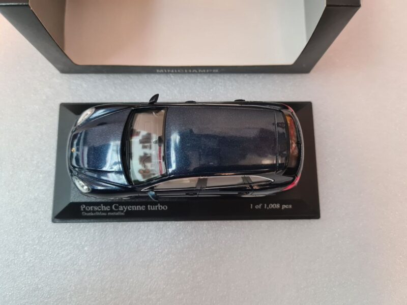 5798414482387616928 PORSCHE CAYENNE TURBO 2010 1/43