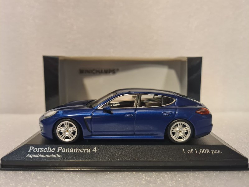 5800666282201302248 PORSCHE PANAMERA 4 2011 1/43