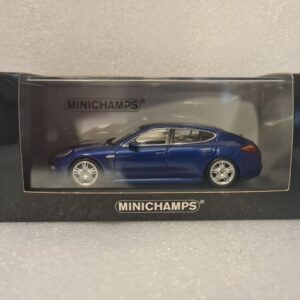 5800666282201302249 PORSCHE PANAMERA 4 2011 1/43