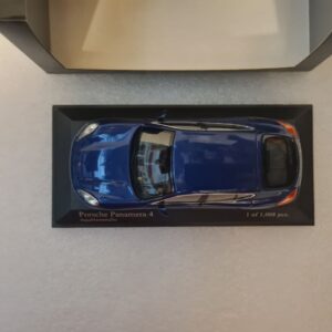 5800666282201302250 PORSCHE PANAMERA 4 2011 1/43
