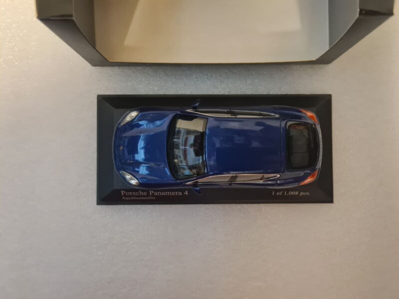 5800666282201302250 PORSCHE PANAMERA 4 2011 1/43