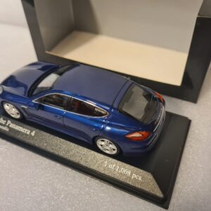 5800666282201302251 PORSCHE PANAMERA 4 2011 1/43