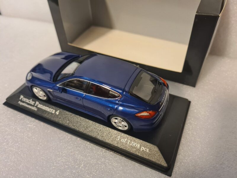 5800666282201302251 PORSCHE PANAMERA 4 2011 1/43