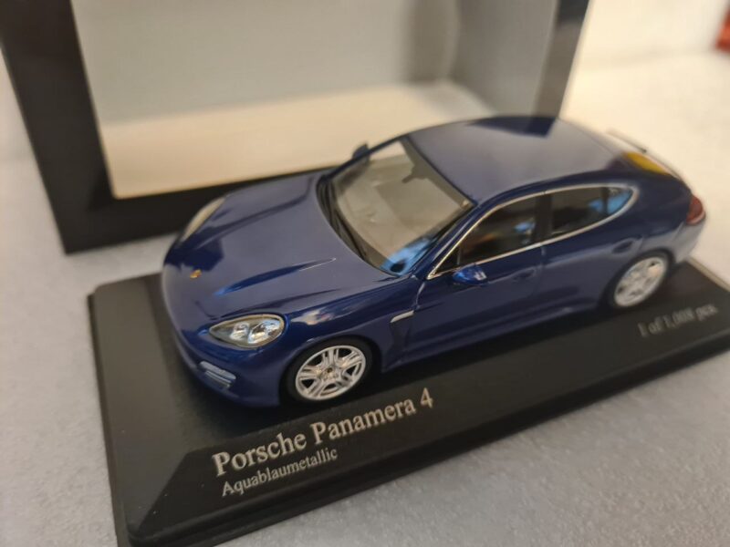 5800666282201302252 PORSCHE PANAMERA 4 2011 1/43