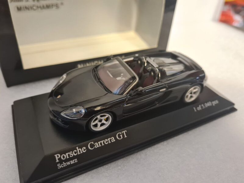 PORSCHE CARRERA GT 2001 1/43