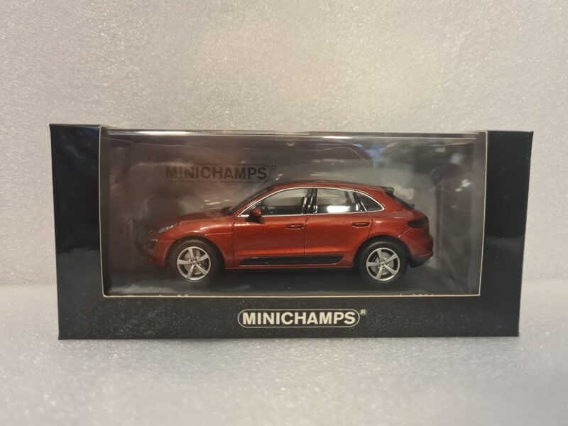 PORSCHE MACAN 2013 1/43