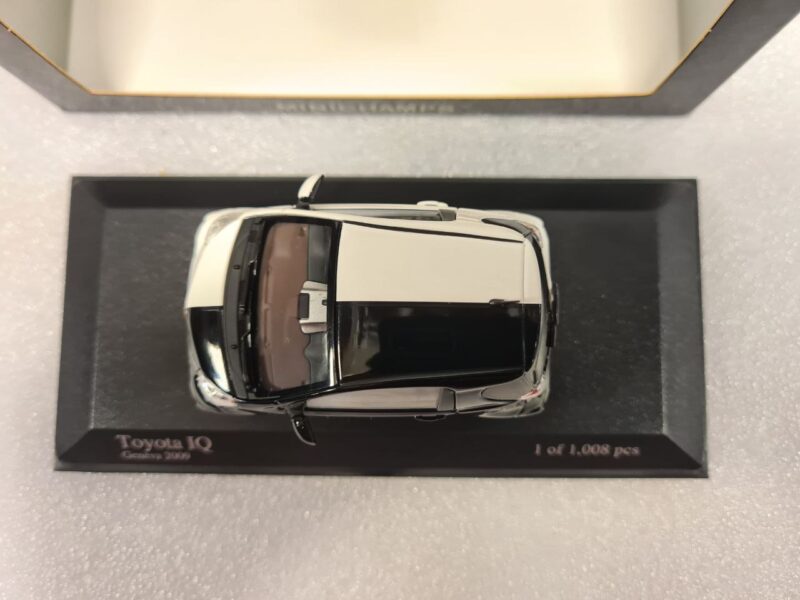 5800666282201302382 TOYOTA IQ GENEVE CAR SHOW 2009 1/43