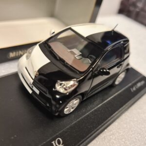5800666282201302383 TOYOTA IQ GENEVE CAR SHOW 2009 1/43