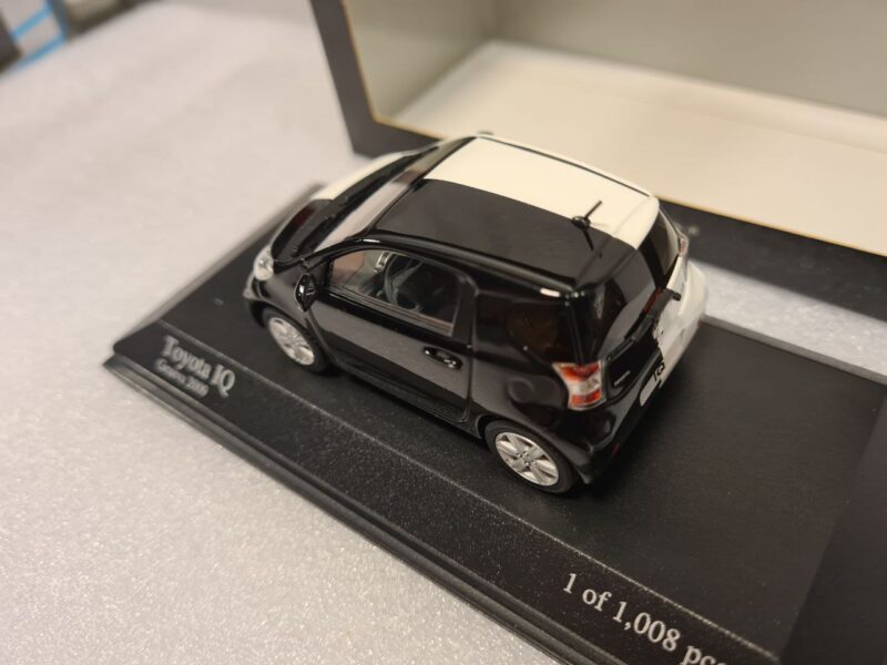 5800666282201302384 TOYOTA IQ GENEVE CAR SHOW 2009 1/43