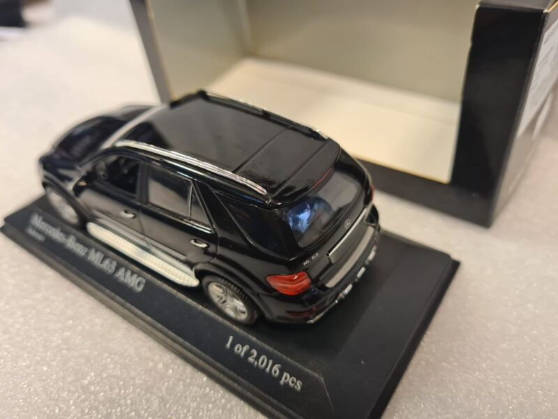 5803263599249048976 MERCEDES BENZ ML63 AMG 2008 1/43
