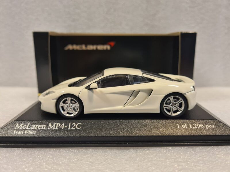 5805515399062734395 McLAREN MP4-12C 2011 1/43