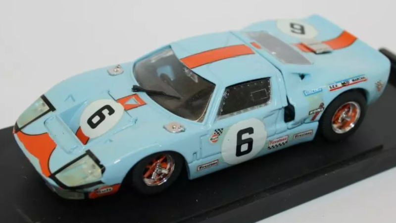 FORD GT 40 ICKX-OLIVER 1/43