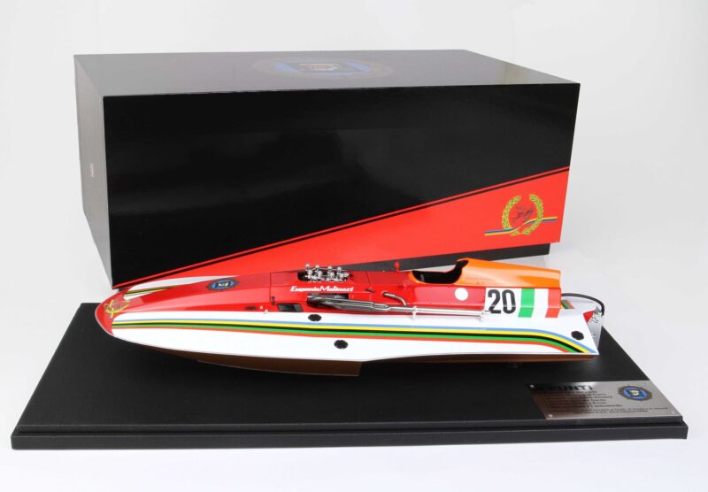 MOLINARI 4 PUNTI MOTORBOAT 1/18