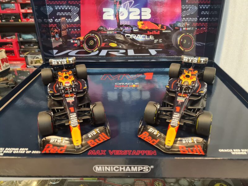ORACLE RED BULL RACING RB19 M.VERSTAPPEN DOUBLE SET 1/18