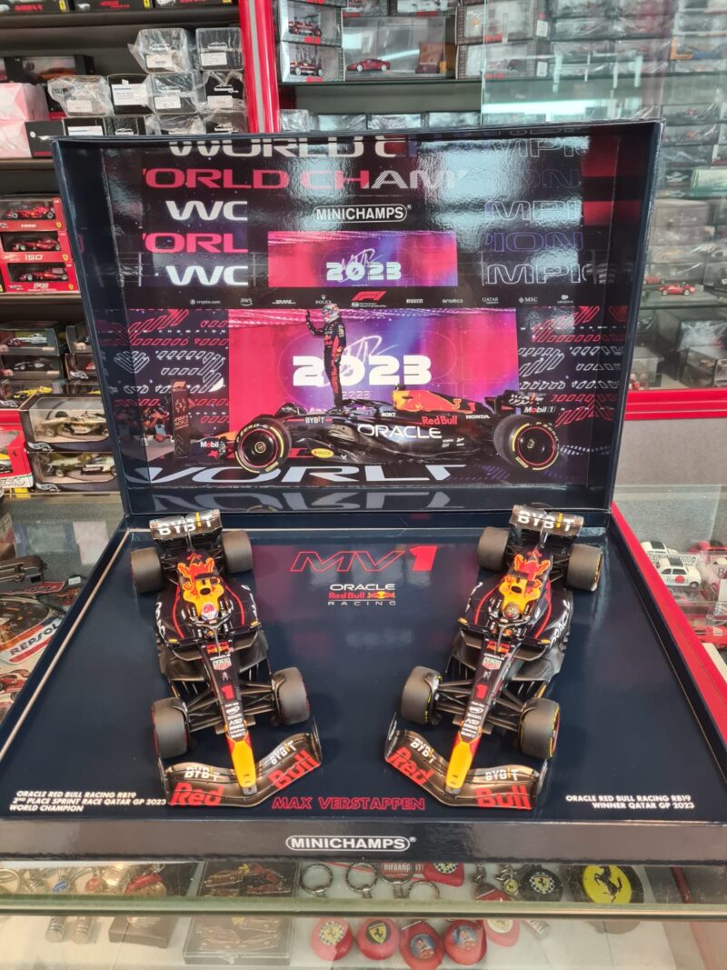 ORACLE RED BULL RACING RB19 M.VERSTAPPEN DOUBLE SET 1/18