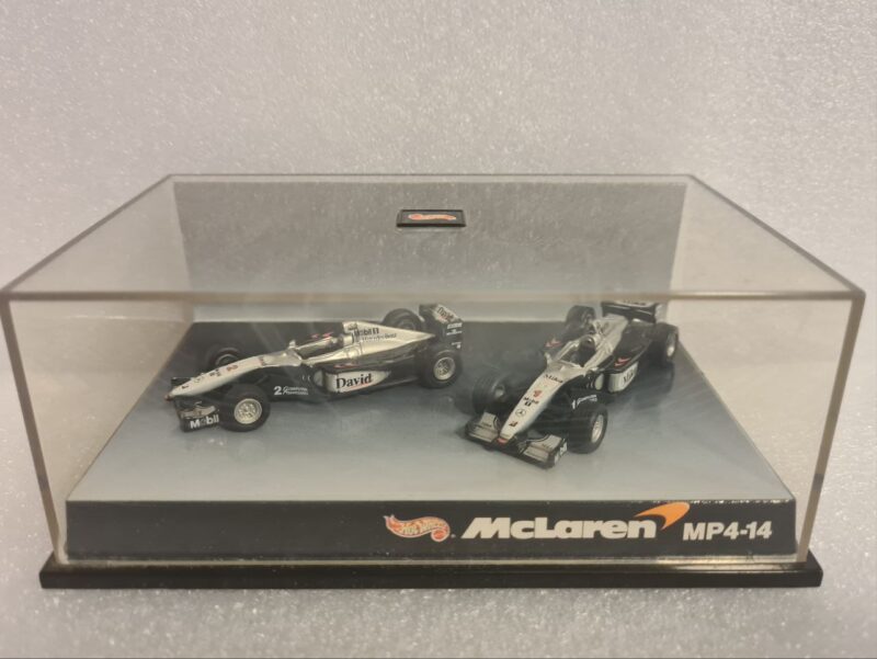 5863983476057949824 SET McLAREN MERCEDES MP4-14 1/64