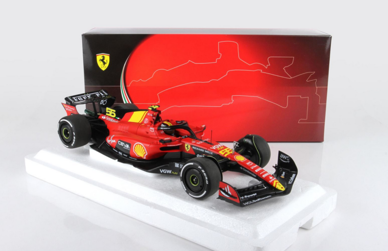 FERRARI SF-23 C. SAINZ 1/18