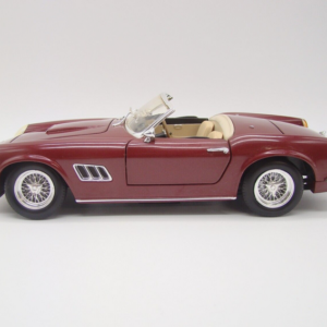 FERRARI 250 GT CALIFORNIA SPIDER 1/18