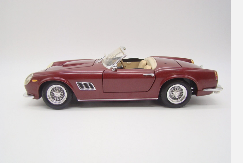 FERRARI 250 GT CALIFORNIA SPIDER 1/18