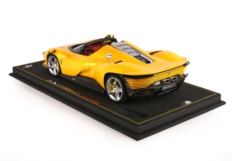 FERRARI SP3 DAYTONA 1/18