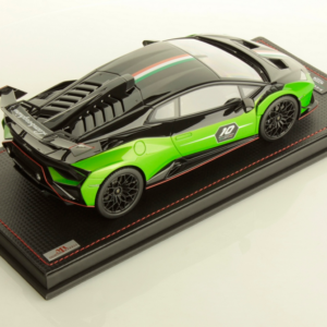 LAMBORGHINI HURACAN STO 1/18