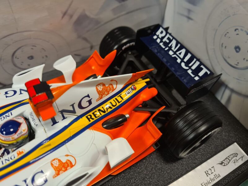 RENAULT F1 R27 ING G.FISICHELLA 1/18