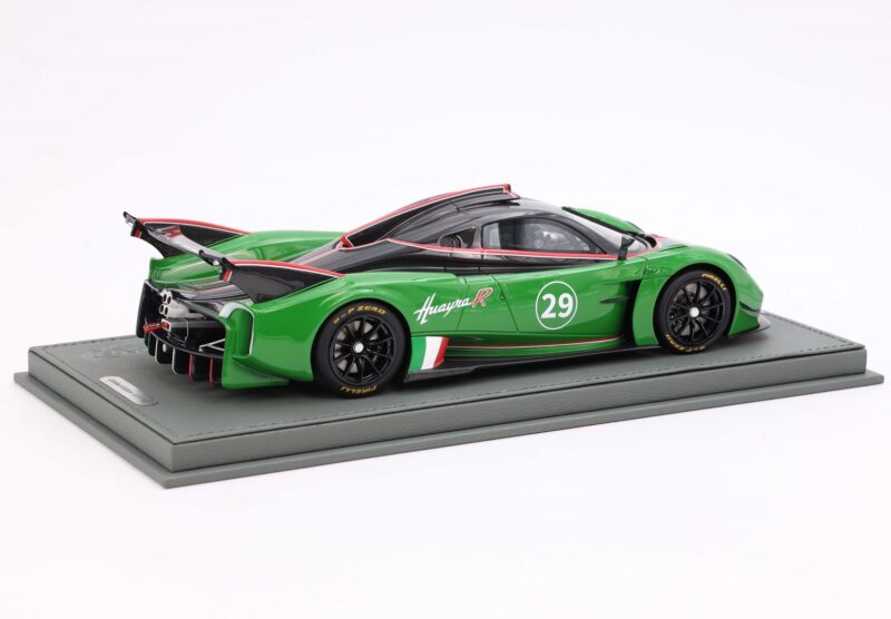 PAGANI HUAYRA R 1/18