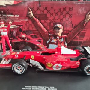 FERRARI F248 M.SCHUMACHER + PILOTA 1/18