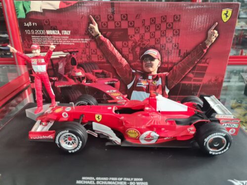 5976609643251748341 FERRARI F248 M.SCHUMACHER + PILOTA 1/18