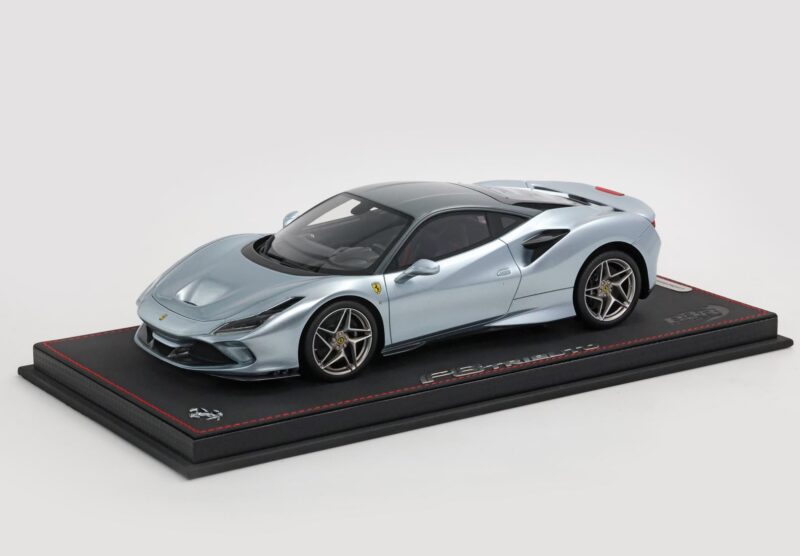 FERRARI F8 TRIBUTO 1/18