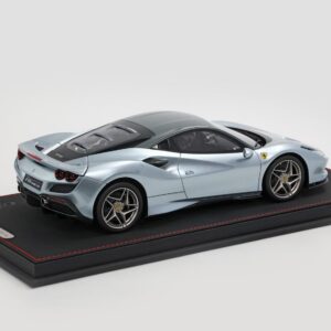 FERRARI F8 TRIBUTO 1/18