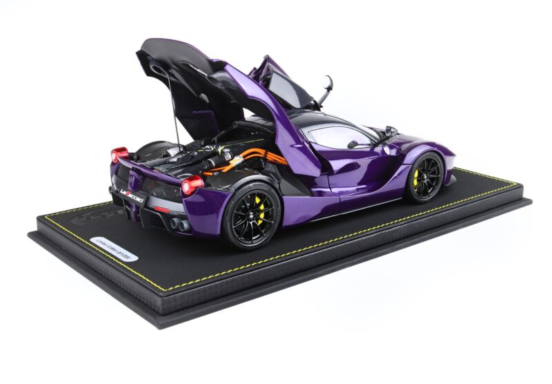 FERRARI "LAFERRARI" DIE-CAST 1/18