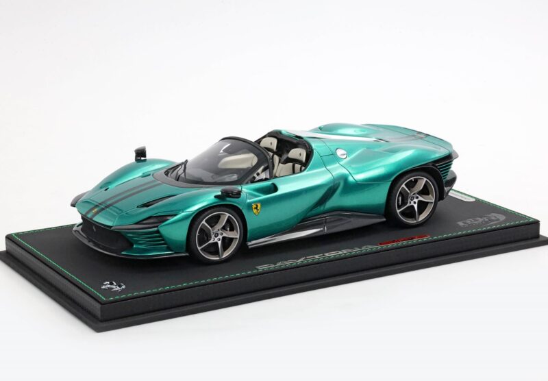 FERRARI SP3 DAYTONA TETTO APERTO 1/18