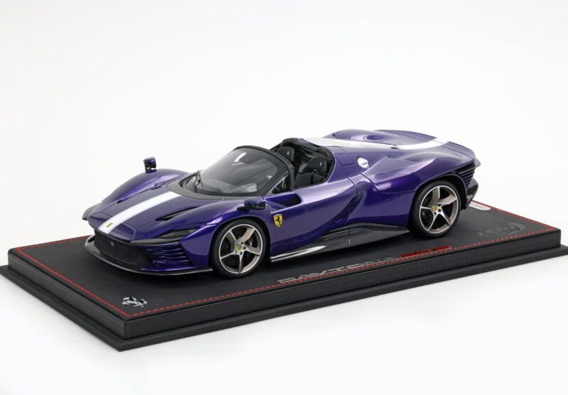FERRARI SP3 DAYTONA TETTO APERTO 1/18