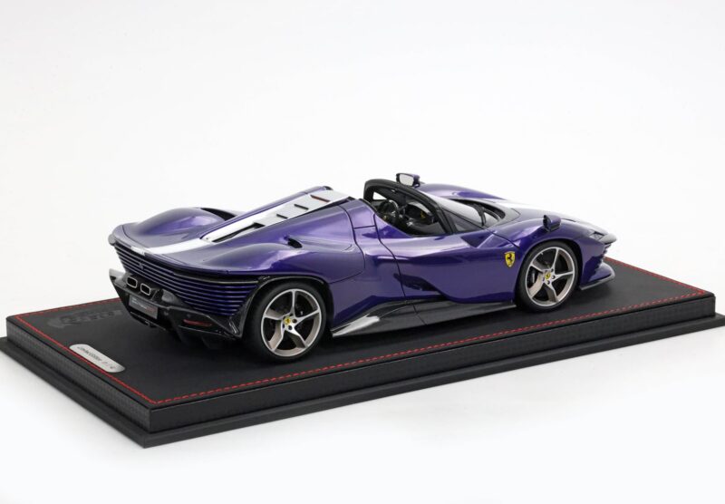FERRARI SP3 DAYTONA TETTO APERTO 1/18