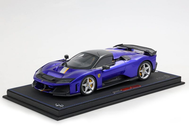 FERRARI F80 1/18