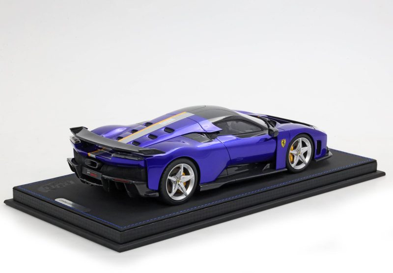FERRARI F80 1/18