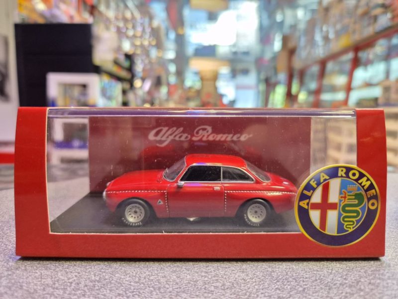 ALFA ROMEO 1750/2000 GTAM 1/43 - USATA