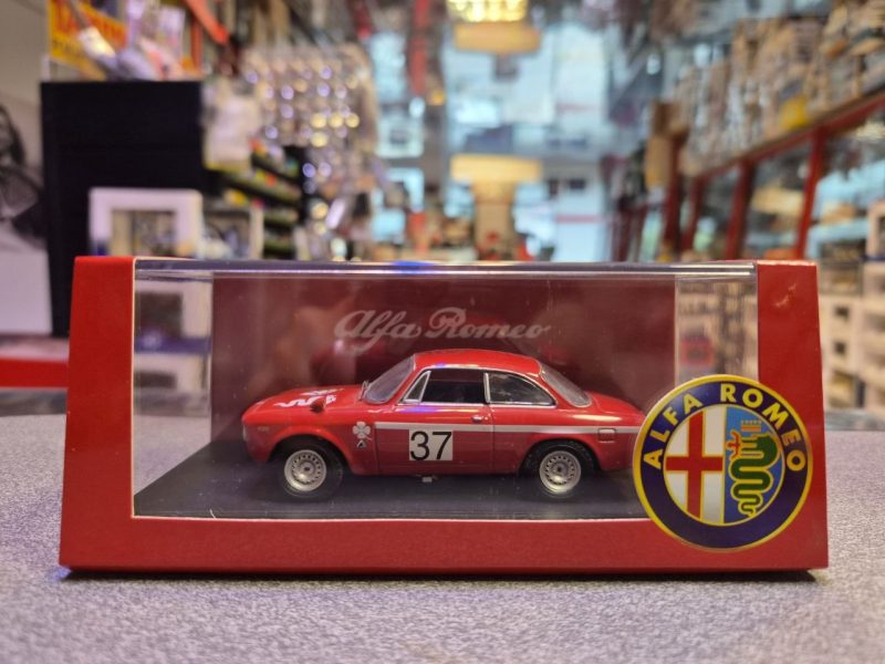 ALFA ROMEO GIULIA 1600 GTA 1/43 - USATA