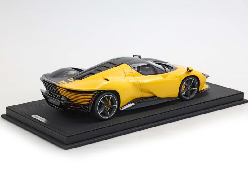 FERRARI SP3 DAYTONA 599+1 1/18