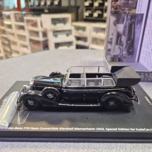 MERCEDES BENZ 770F WITH FIGURE 1/43