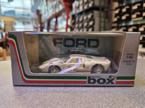 FORD GT 40 1/43